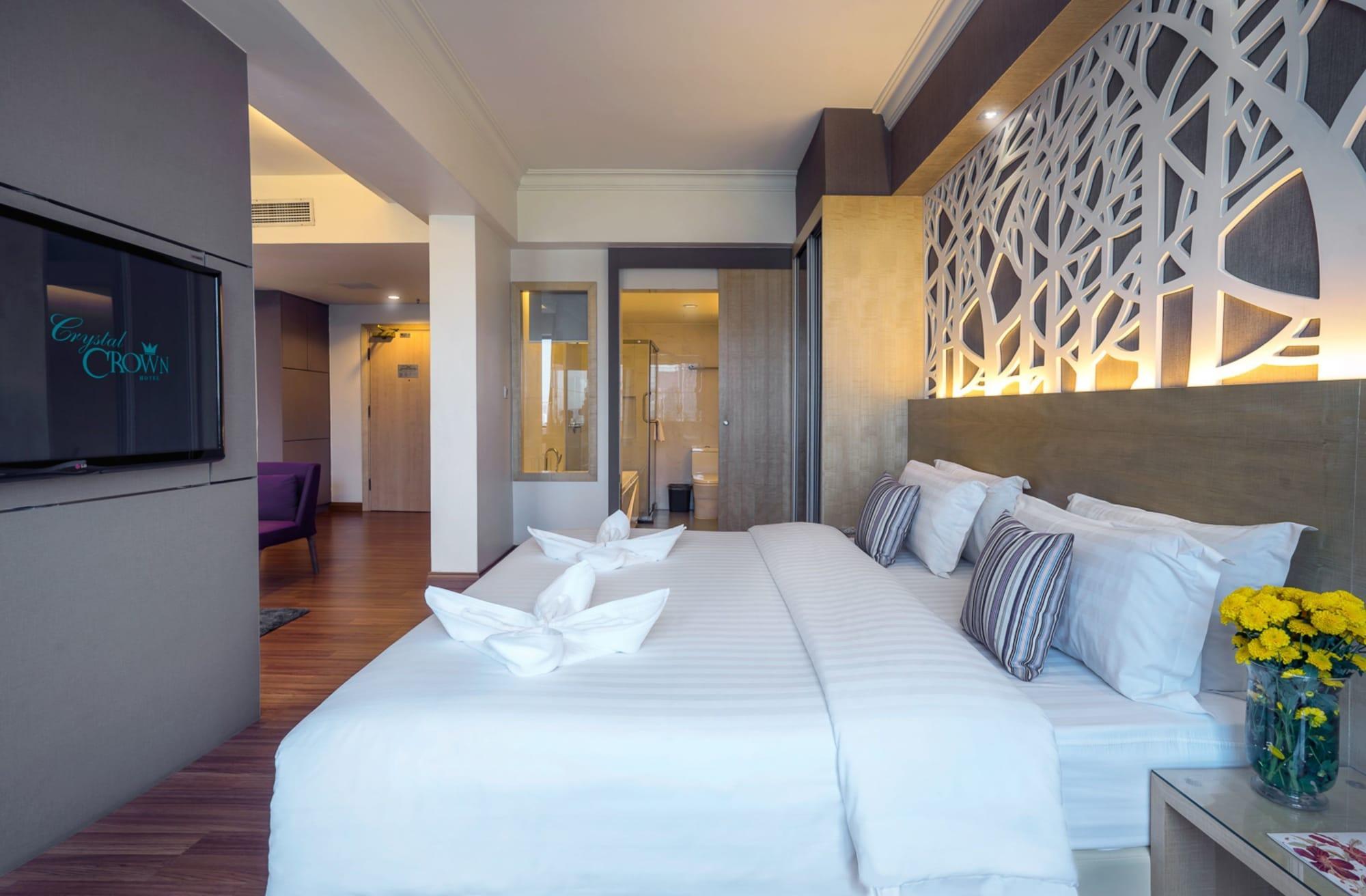 Crystal Crown Hotel Петалинг Джая Екстериор снимка