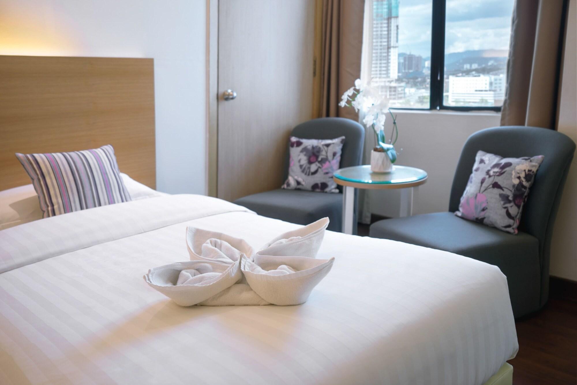 Crystal Crown Hotel Петалинг Джая Екстериор снимка