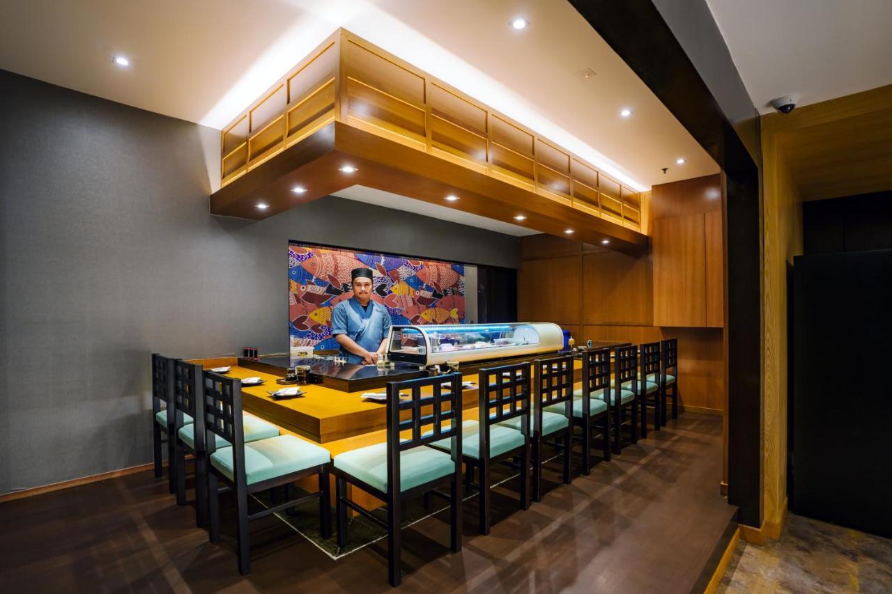 Crystal Crown Hotel Петалинг Джая Екстериор снимка