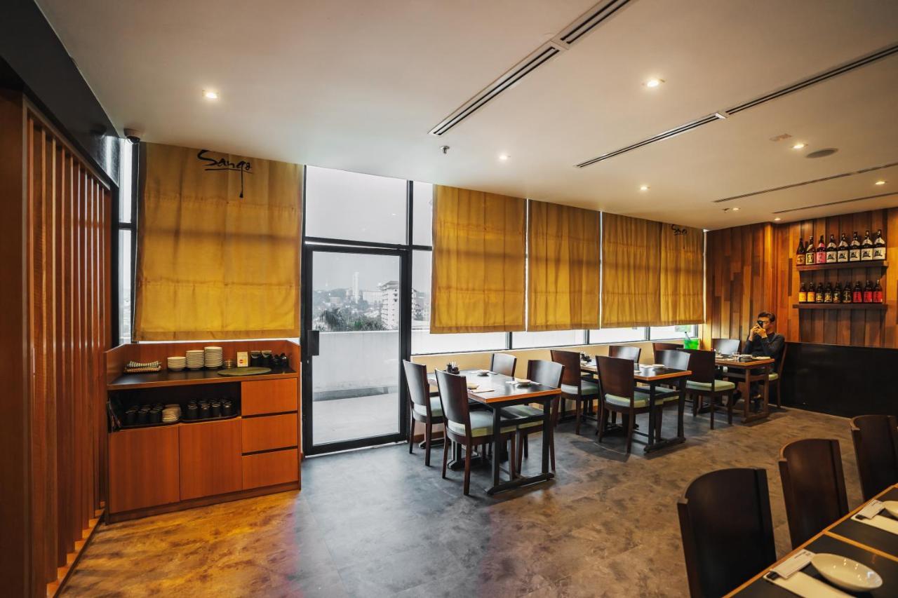 Crystal Crown Hotel Петалинг Джая Екстериор снимка